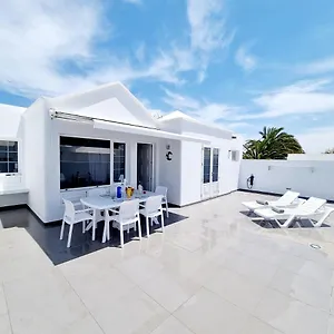 https://luxury-coral-beach-first-line-of-the-sea.in-canary-islands.com